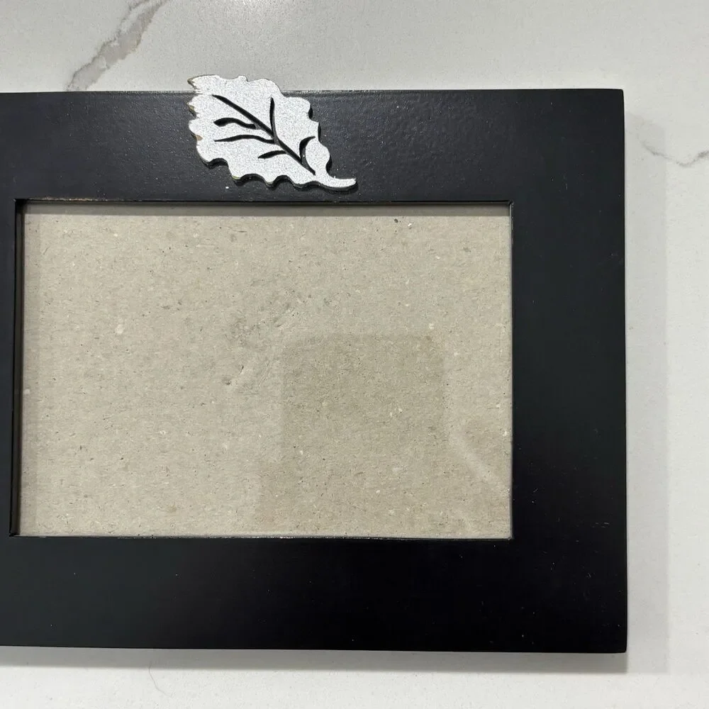 Picture Frame Black for Tabletop 3.5 x 5 inch Vertical or Horizontal Leaf Accent